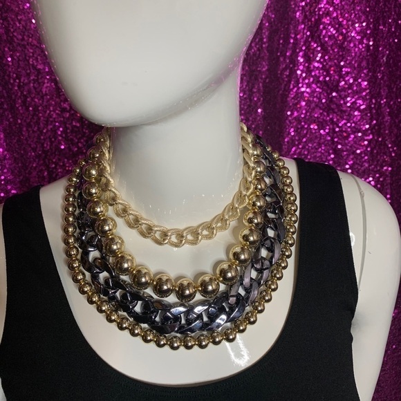 S) Chunky chain necklace (4 layers) - Picture 4 of 7